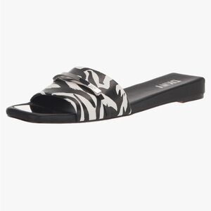 DKNY sandals women flat-Side alaina zebra black/white Sz#6.5